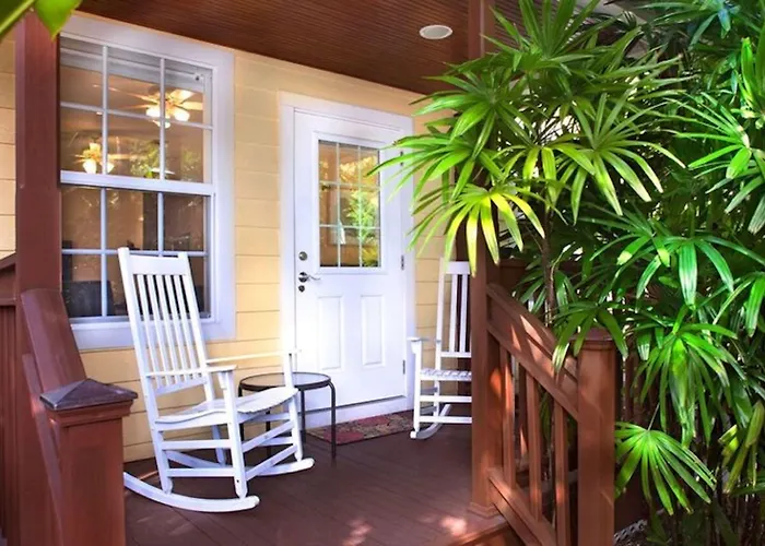 Travelers Palm Inn Key West