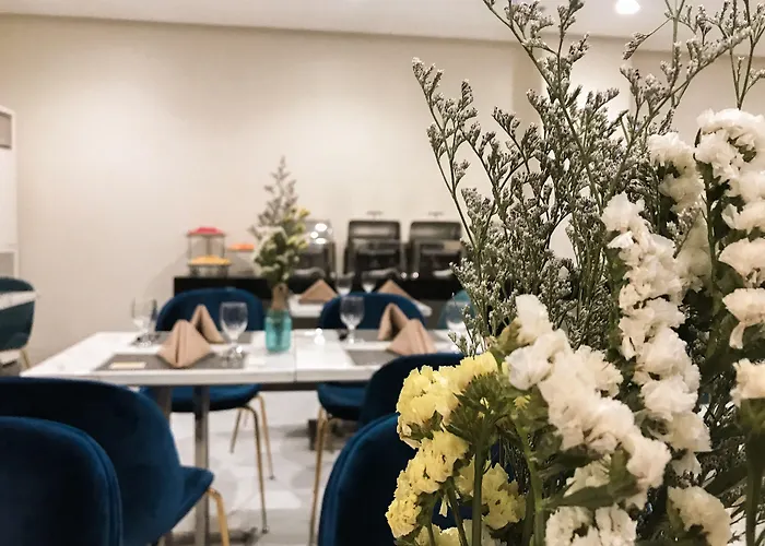 Crevice Hotel Davao