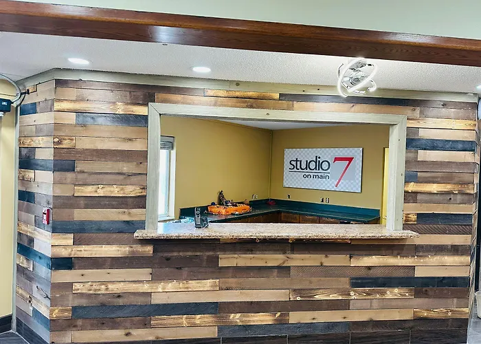 Studio 7 On Main
