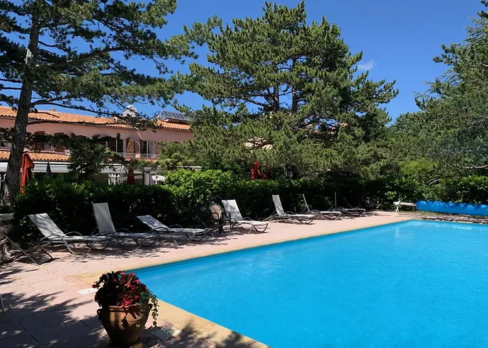 Hotel lou pèbre d'aï à Plan d'Aups
