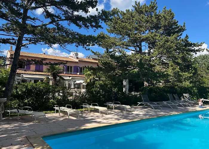 Hotel lou pèbre d'aï à Plan d'Aups