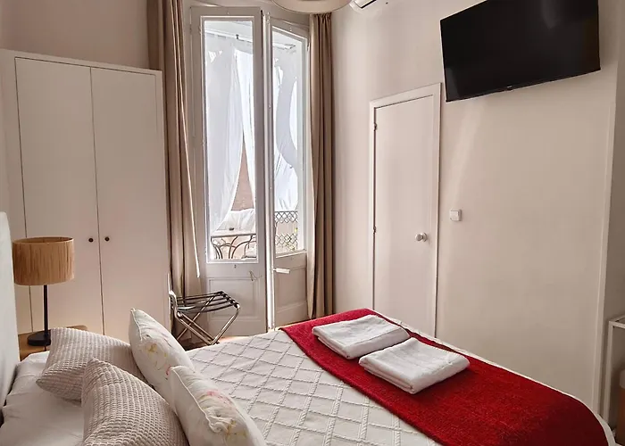 Casa Consell Gran Via, Guest House