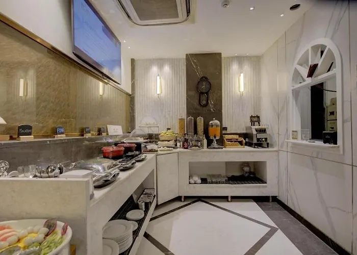 Hotel Apple Inn & Suites, New Delhi