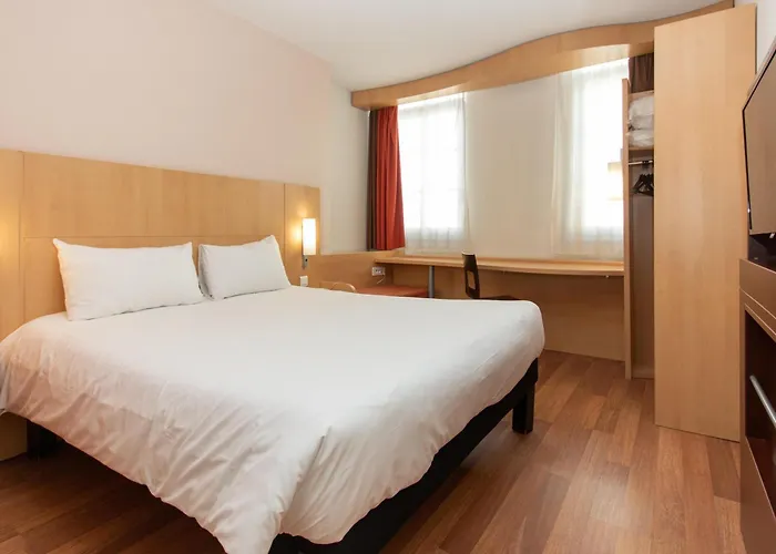 Ibis Rochefort