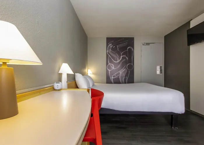 Ibis Rochefort