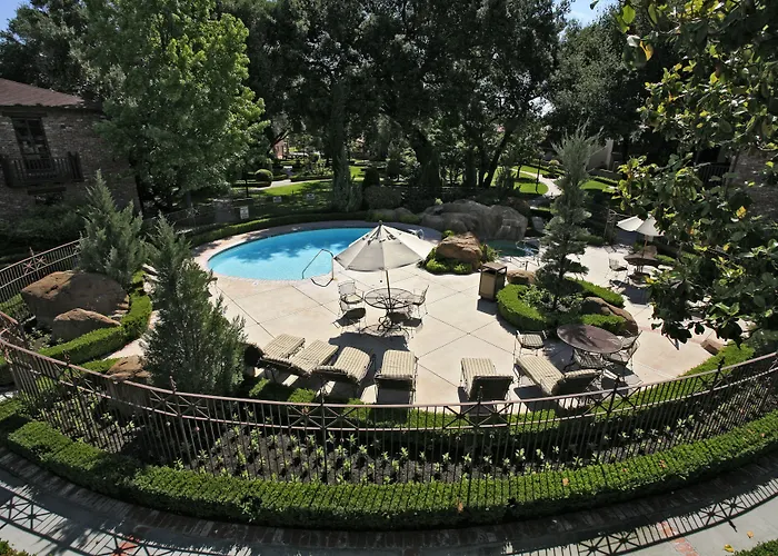The Piccolo At Paso Robles Inn