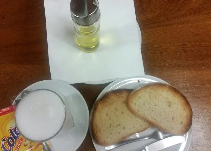 Hostal Virgen De La Encina