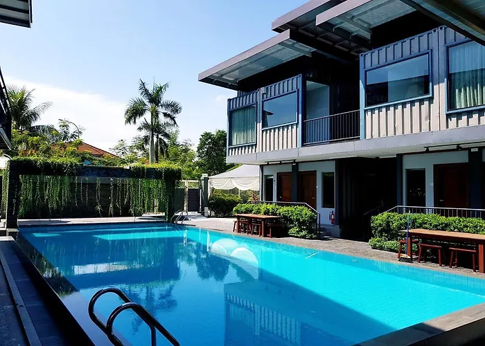 Kluang Container Swimming Pool Hotel