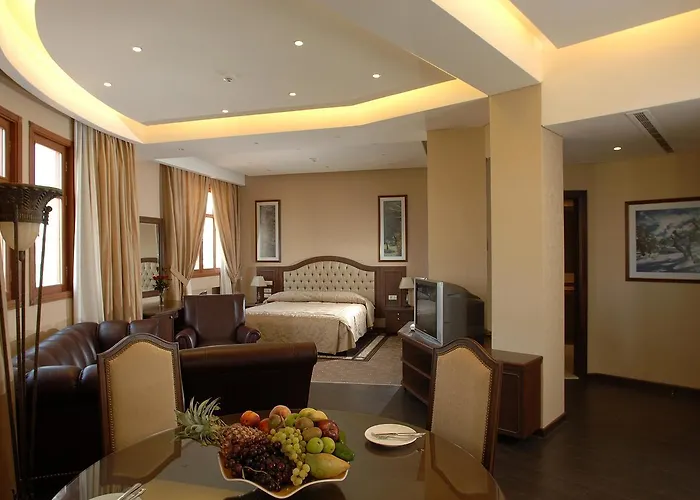 Etoile Suites Boutique Hotel Downtown