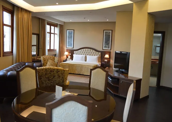 Etoile Suites Boutique Hotel Downtown