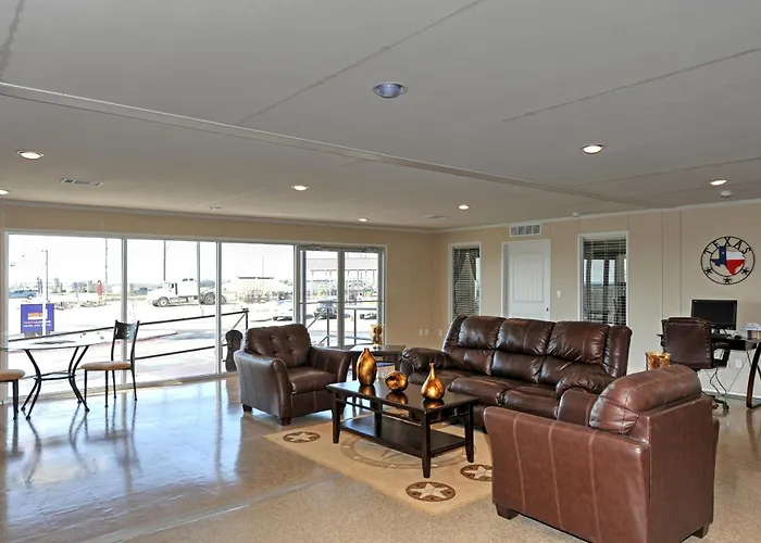 Instalodge Hotel And Suites Karnes City